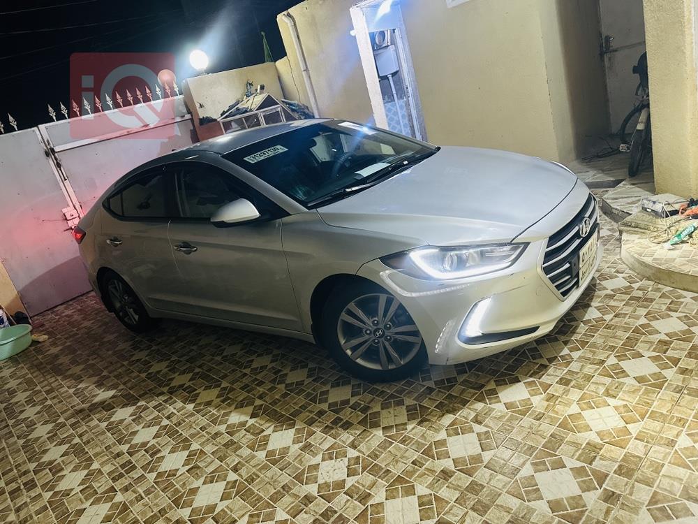 هیوندای ئەلەنترا